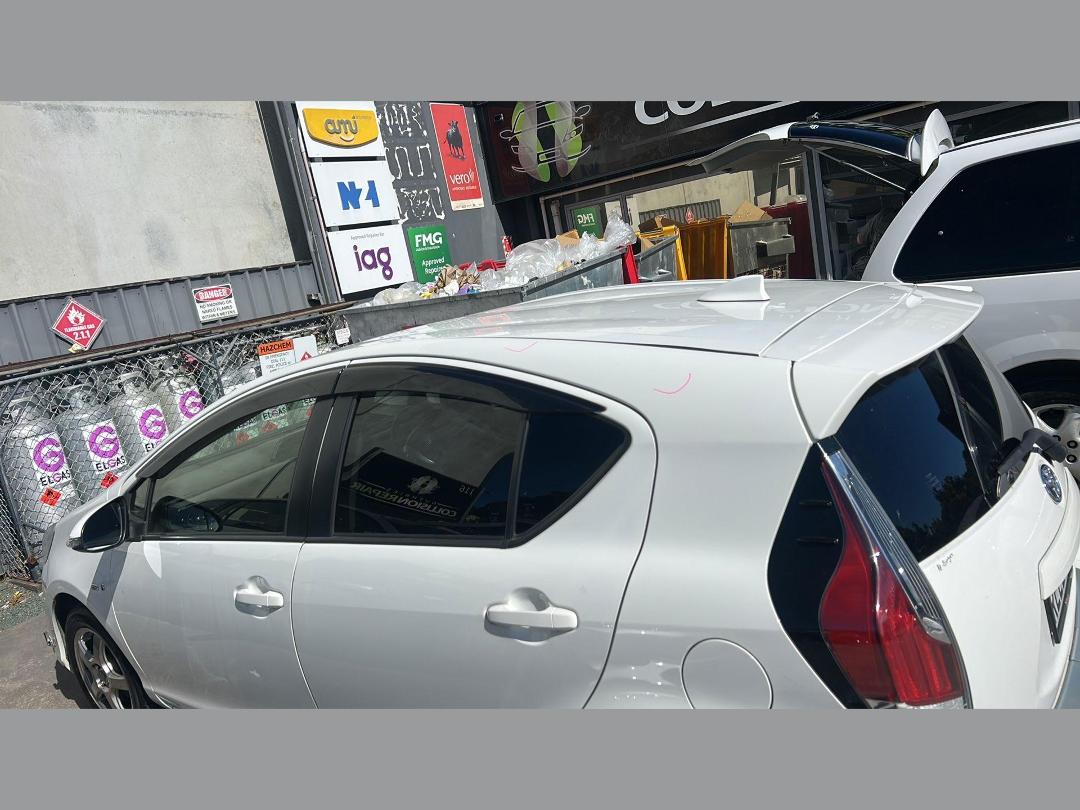 Photo '6' of Toyota Aqua Hybrid