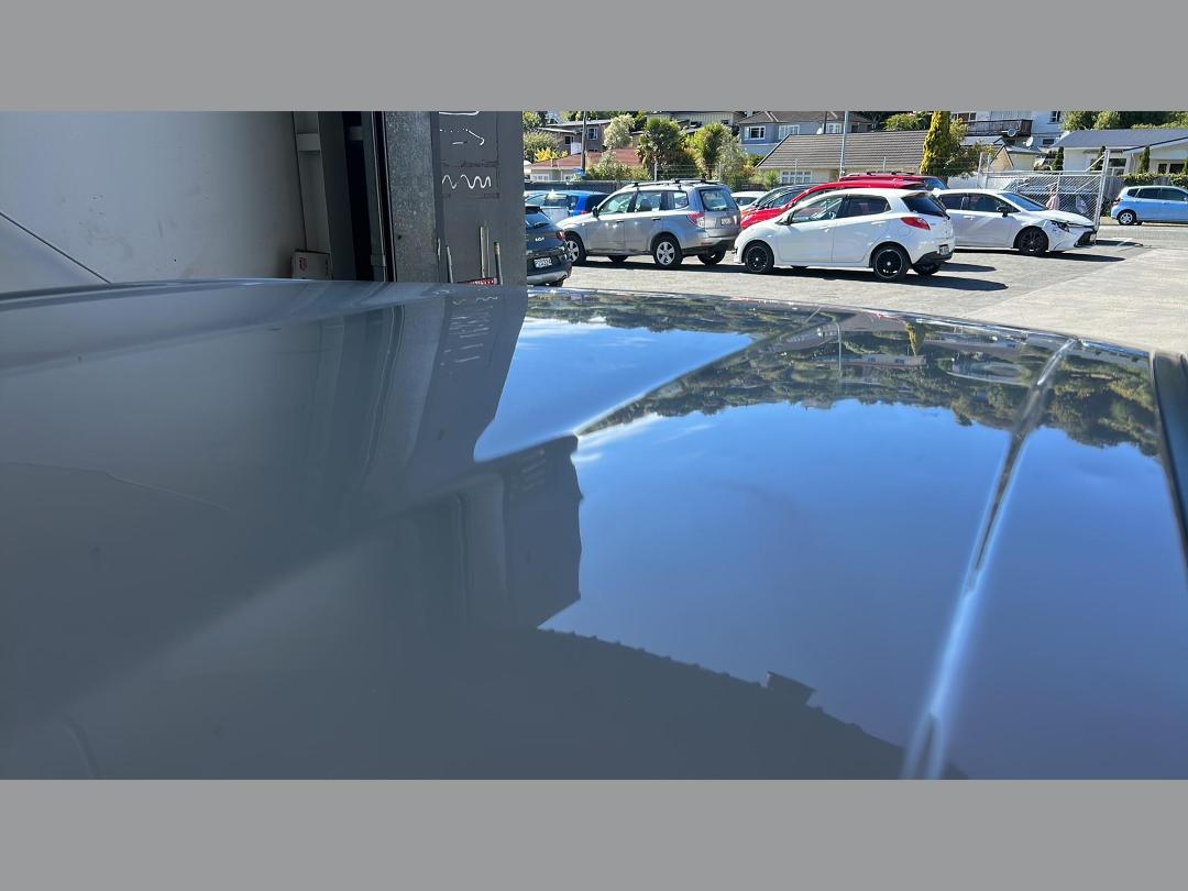 Photo '10' of Toyota Aqua Hybrid