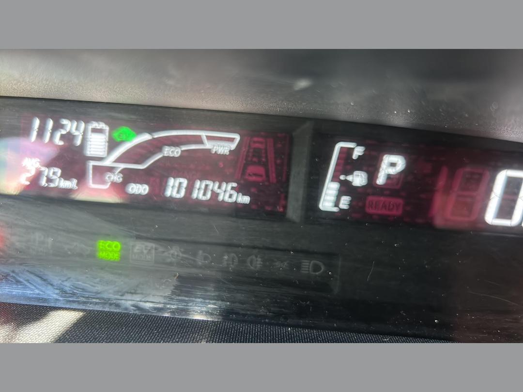 Photo '12' of Toyota Aqua Hybrid