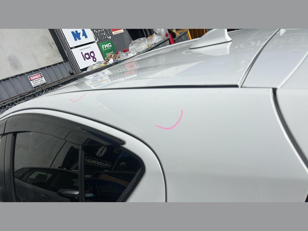 Photo '13' of Toyota Aqua Hybrid