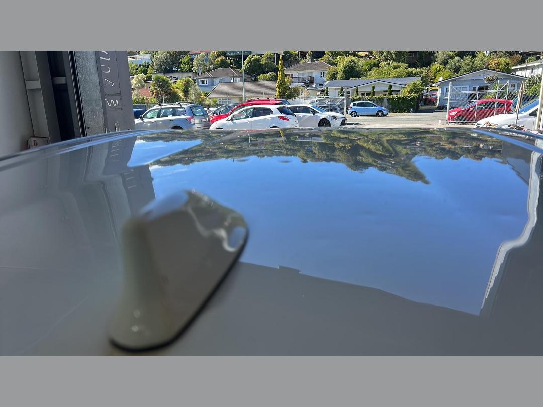 Photo '14' of Toyota Aqua Hybrid