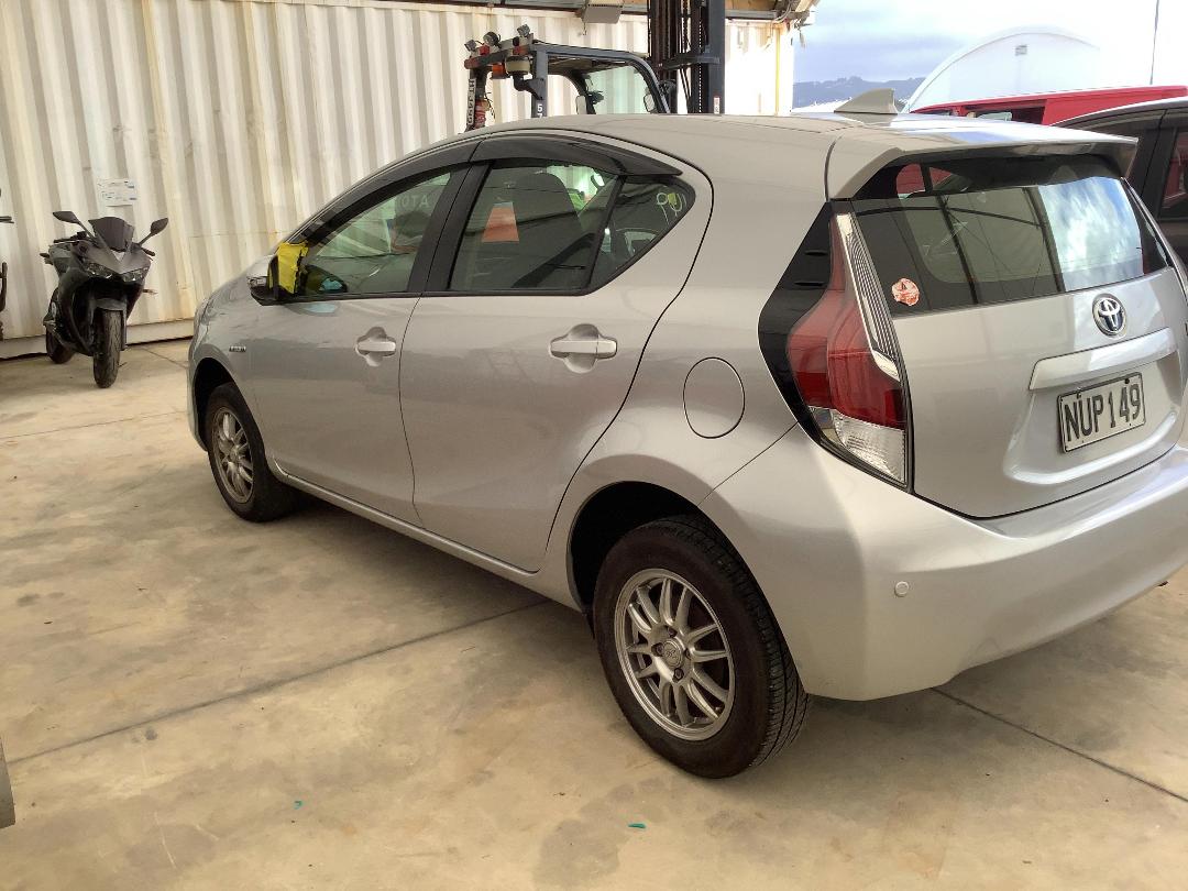 Photo '6' of Toyota Aqua