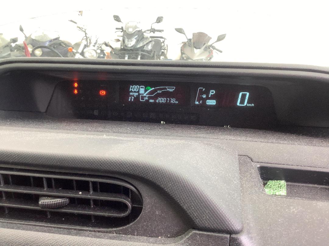 Photo '11' of Toyota Aqua