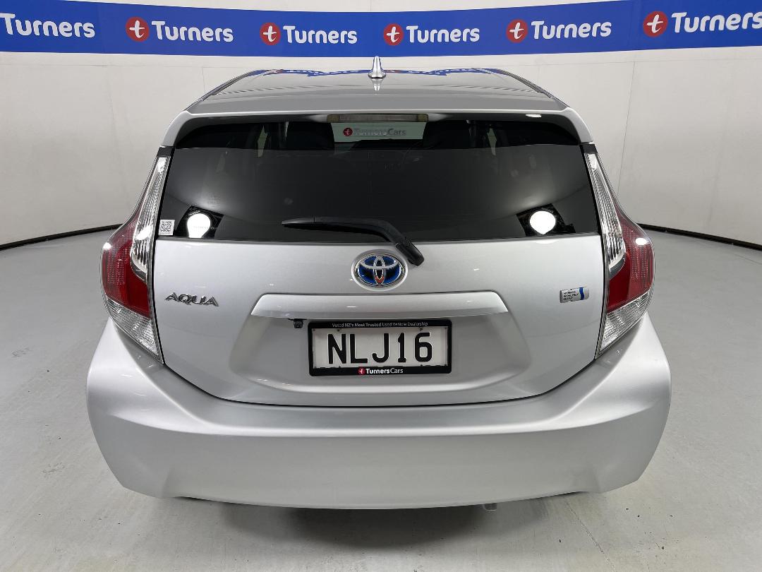 Photo '6' of Toyota Aqua Photo '6' of Toyota Aqua