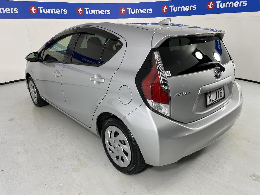 Photo '5' of Toyota Aqua Photo '5' of Toyota Aqua