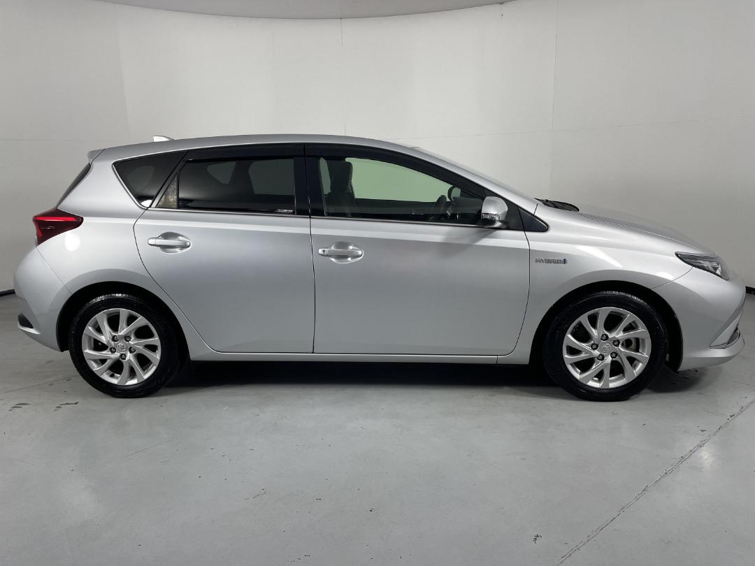 Used Toyota Auris Hybrid 2016 | Palmerston North | at Turners Cars ...