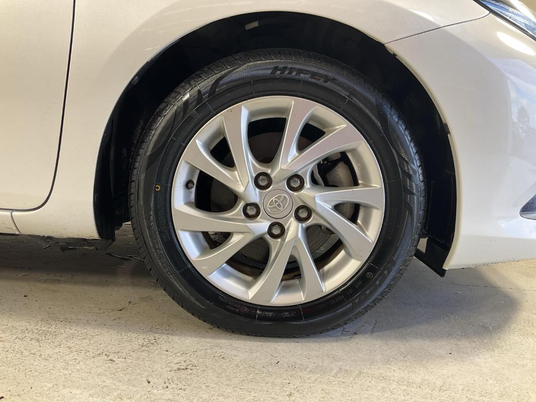 Photo '9' of Toyota Auris