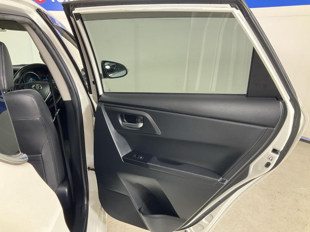 Photo '19' of Toyota Auris