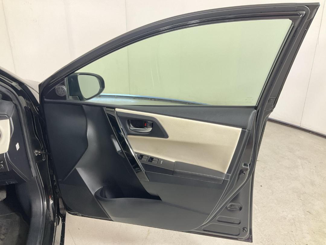 Photo '15' of Toyota Auris Photo '15' of Toyota Auris