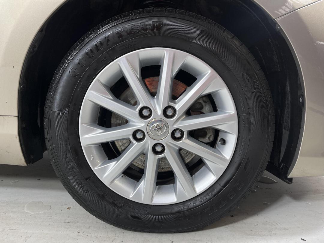 Photo '9' of Toyota Camry Photo '9' of Toyota Camry