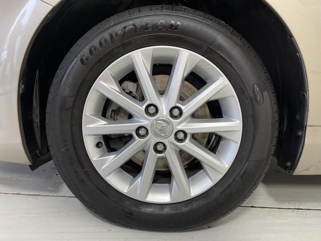 Photo '10' of Toyota Camry Photo '10' of Toyota Camry