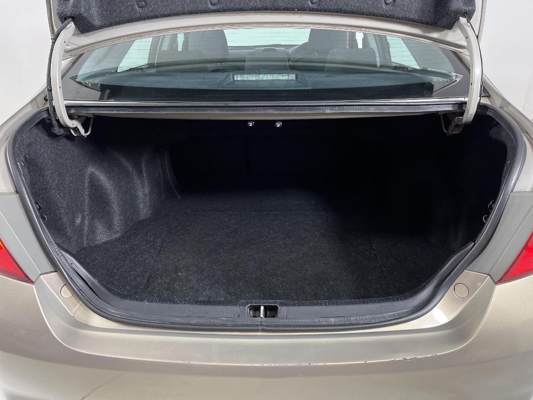 Photo '14' of Toyota Camry Photo '14' of Toyota Camry