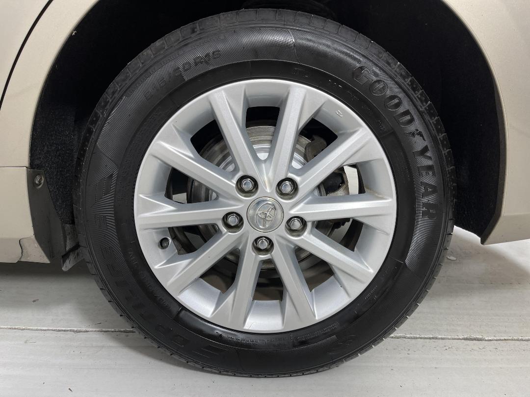 Photo '11' of Toyota Camry Photo '11' of Toyota Camry