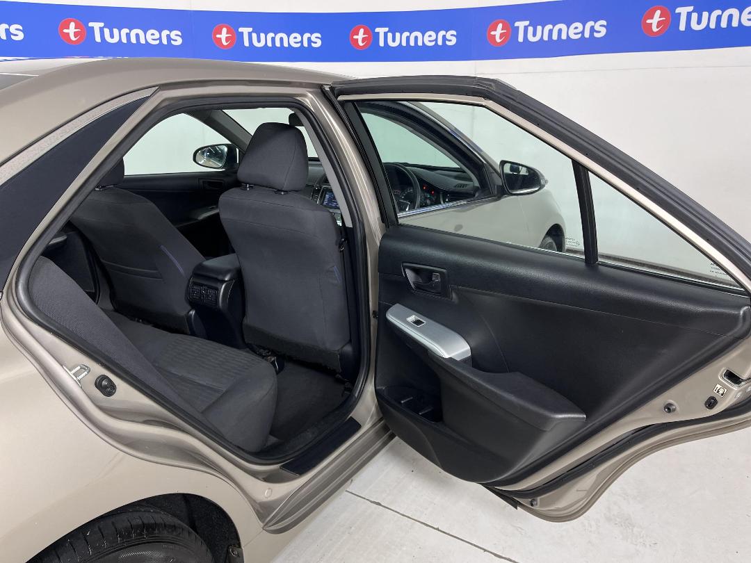 Photo '19' of Toyota Camry Photo '19' of Toyota Camry