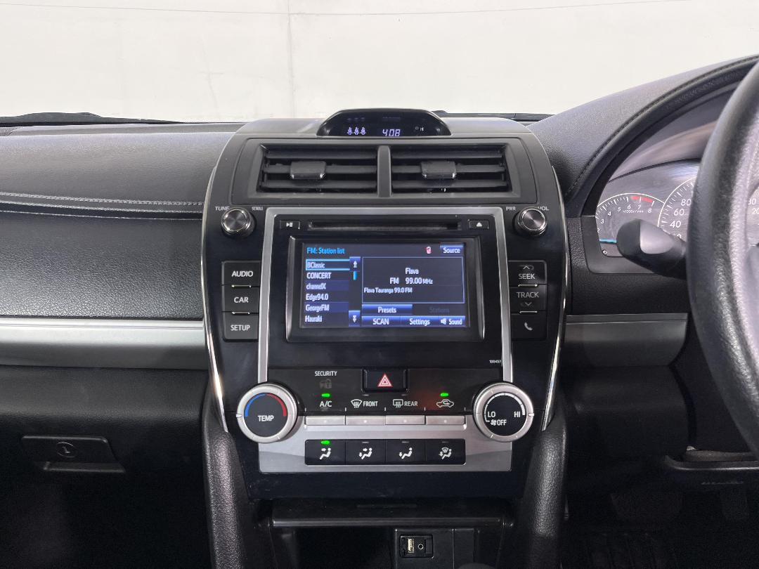 Photo '18' of Toyota Camry Photo '18' of Toyota Camry