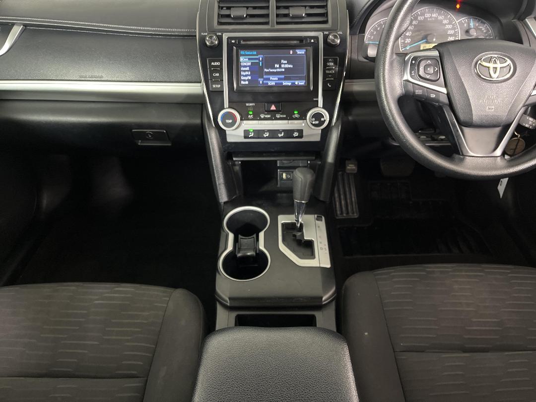 Photo '23' of Toyota Camry Photo '23' of Toyota Camry