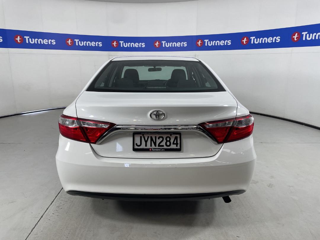 Photo '6' of Toyota Camry