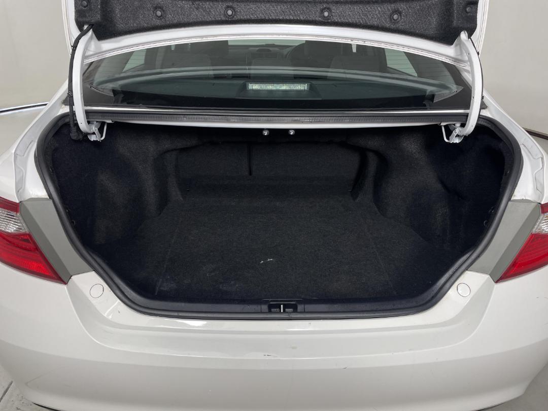 Photo '14' of Toyota Camry