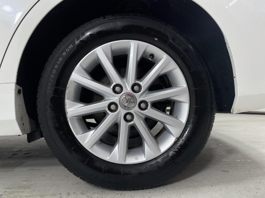 Photo '11' of Toyota Camry