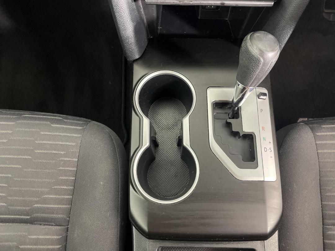 Photo '23' of Toyota Camry