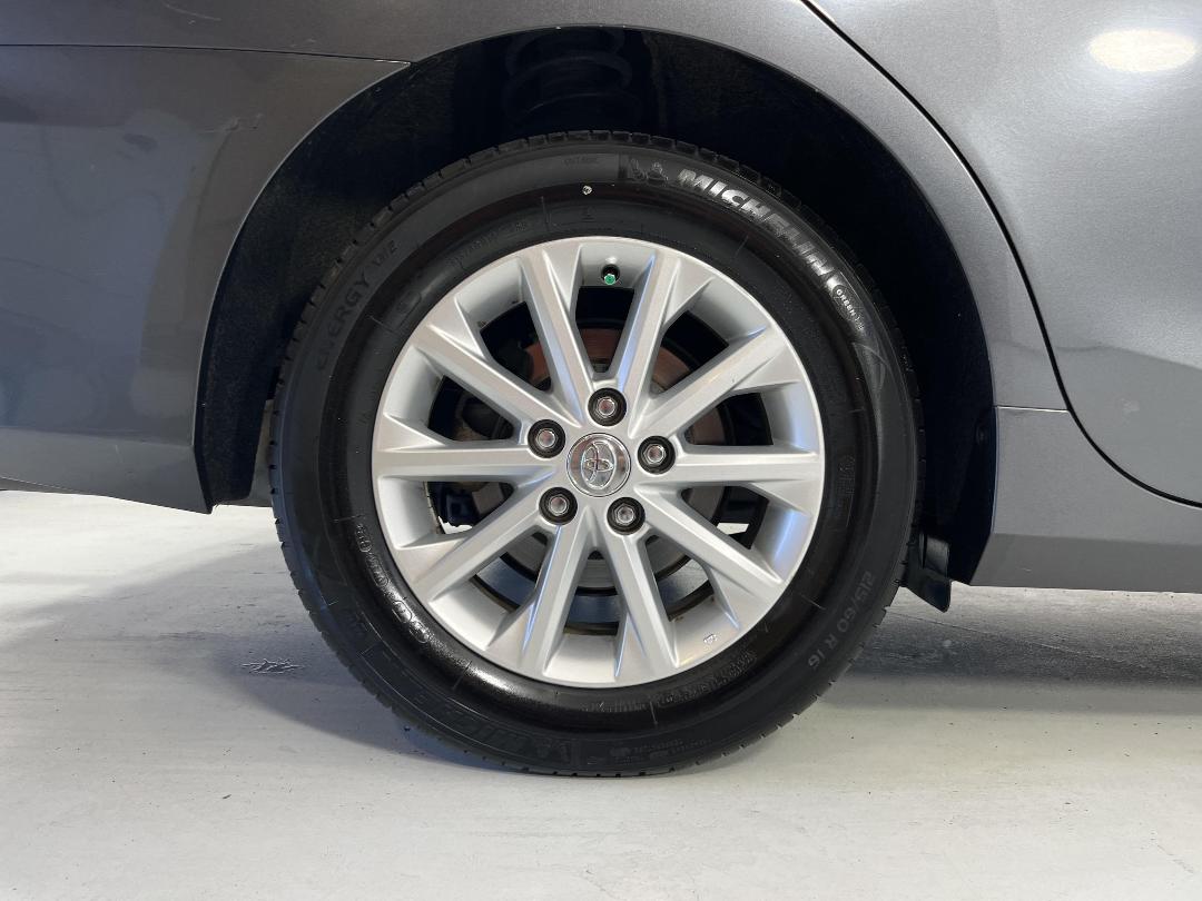 Photo '12' of Toyota Camry Photo '12' of Toyota Camry