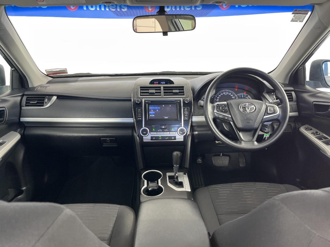 Photo '17' of Toyota Camry Photo '17' of Toyota Camry