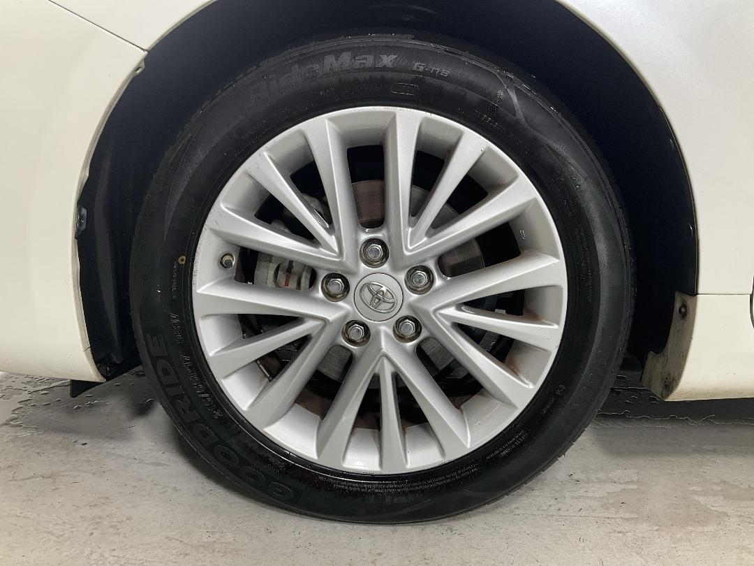 Photo '10' of Toyota Camry