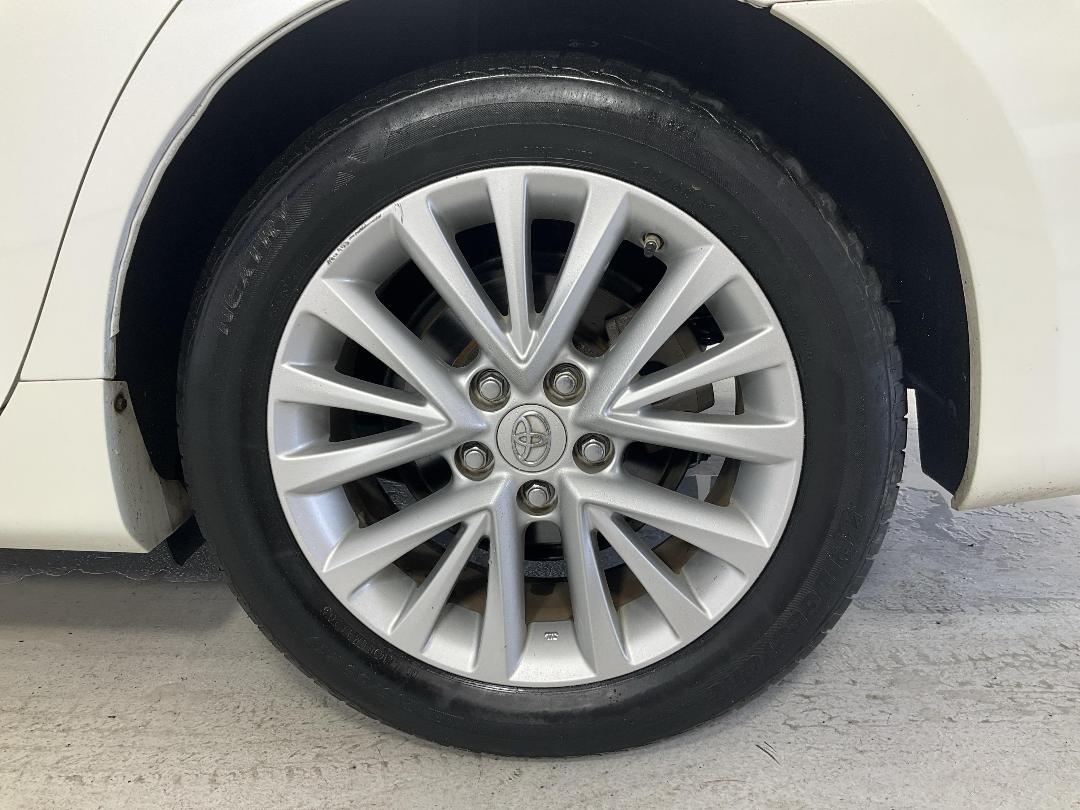 Photo '11' of Toyota Camry