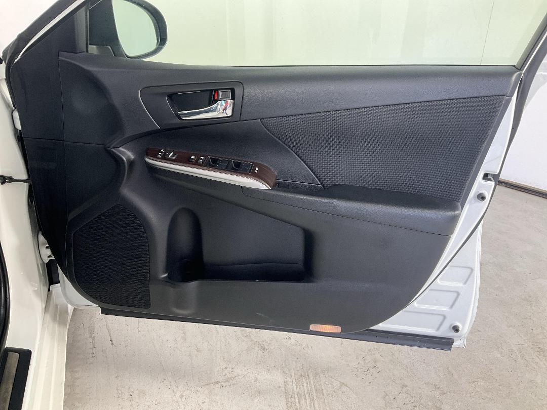 Photo '15' of Toyota Camry