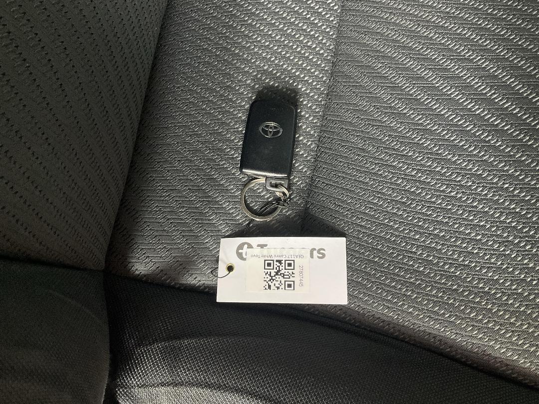 Photo '22' of Toyota Camry