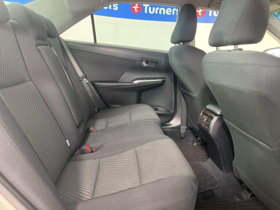 Photo '20' of Toyota Camry