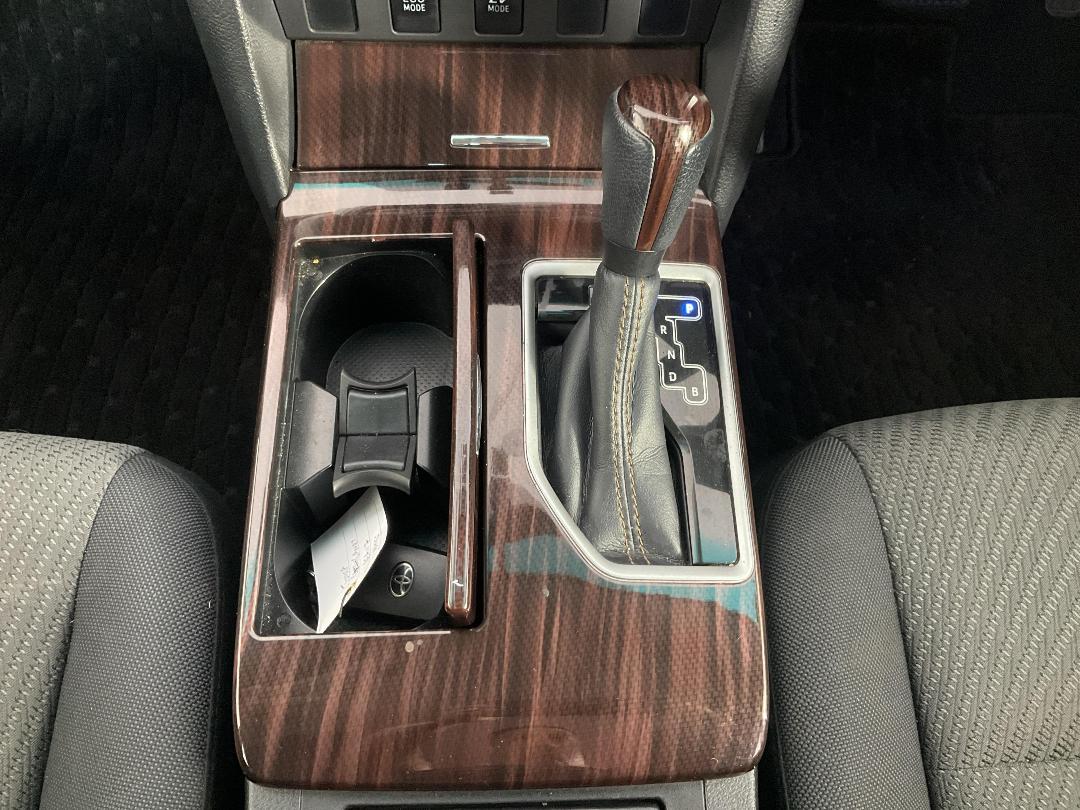 Photo '18' of Toyota Camry