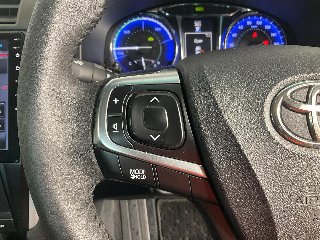 Photo '28' of Toyota Camry