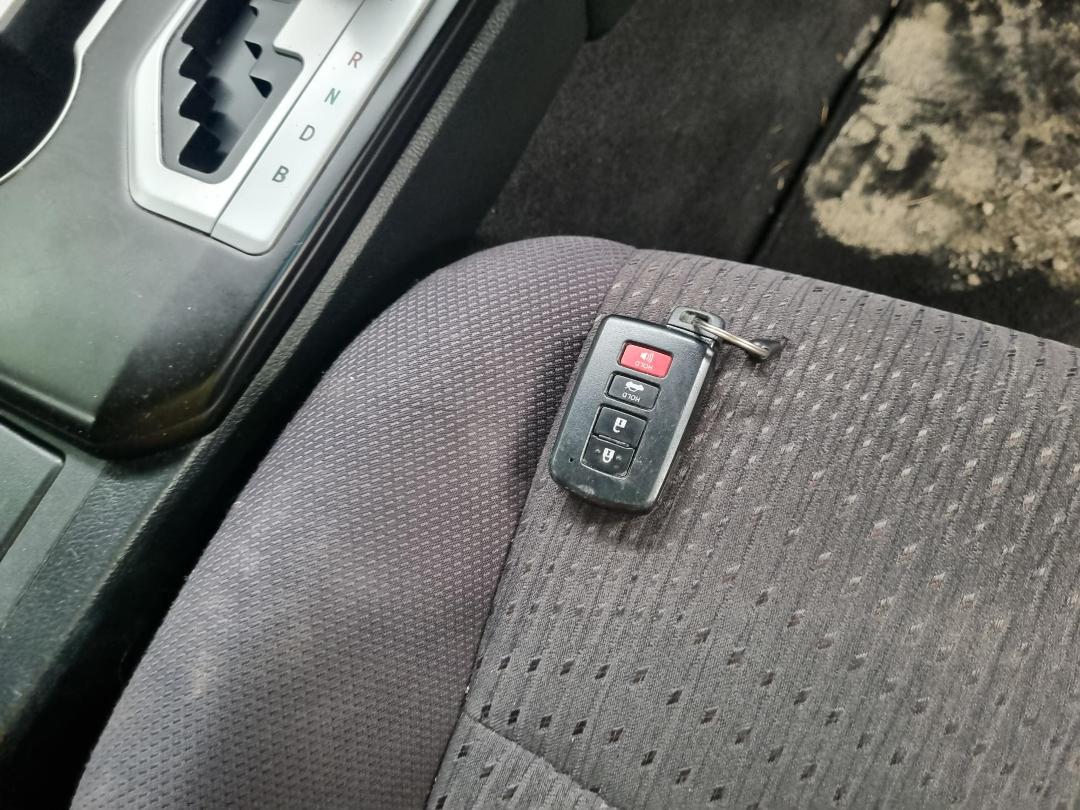 Photo '13' of Toyota Camry Atara S