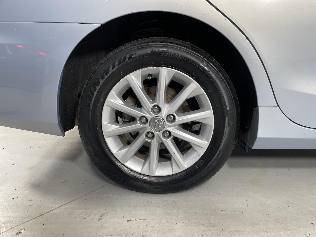 Photo '12' of Toyota Camry