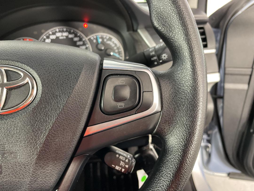 Photo '26' of Toyota Camry