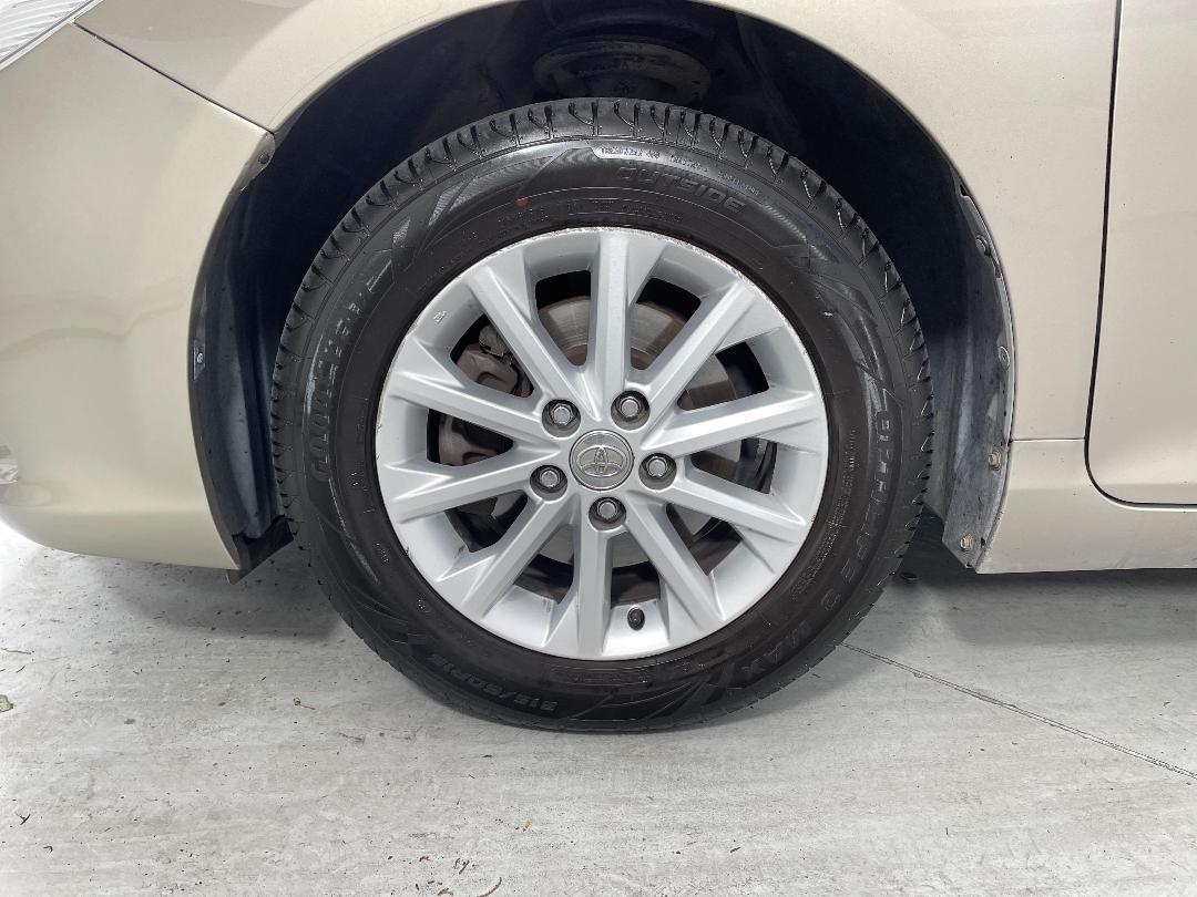 Photo '10' of Toyota Camry Photo '10' of Toyota Camry