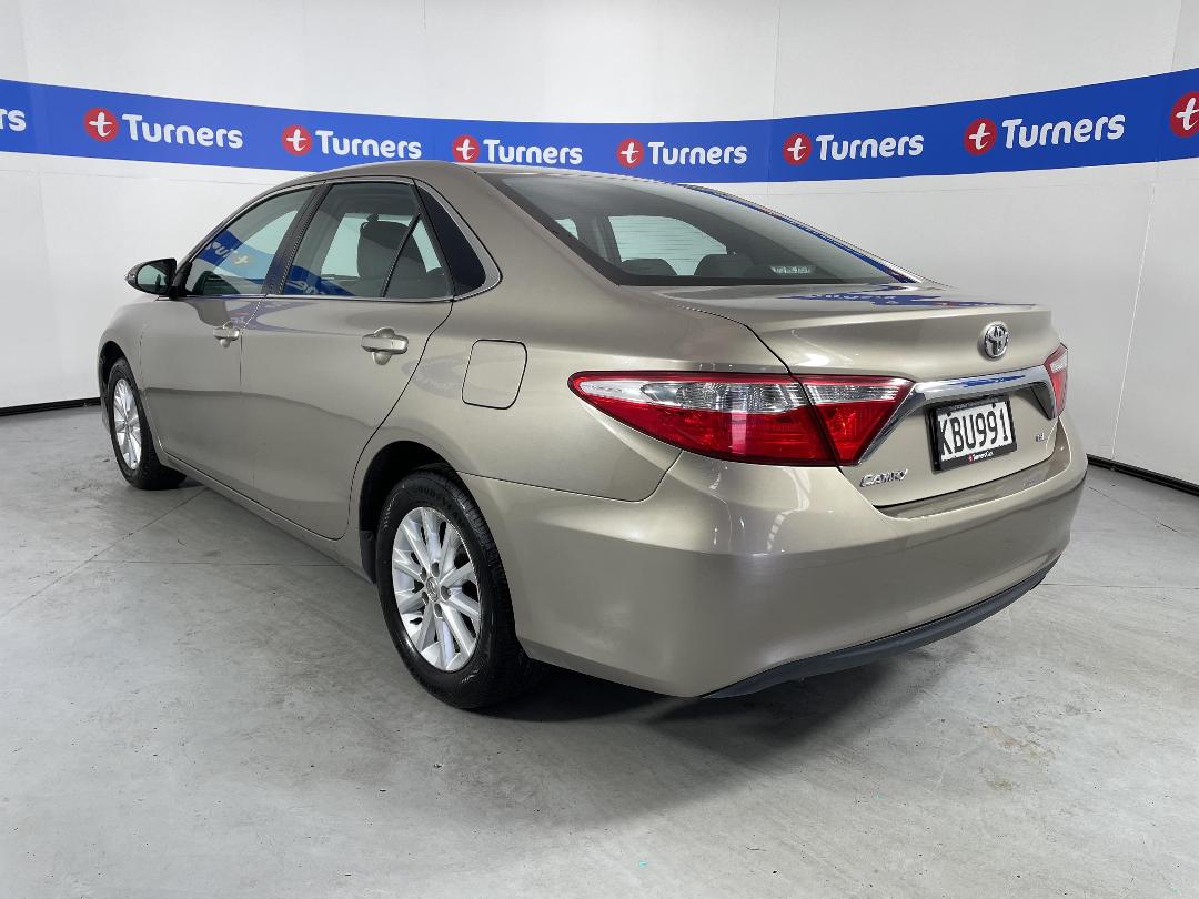 Photo '5' of Toyota Camry Photo '5' of Toyota Camry