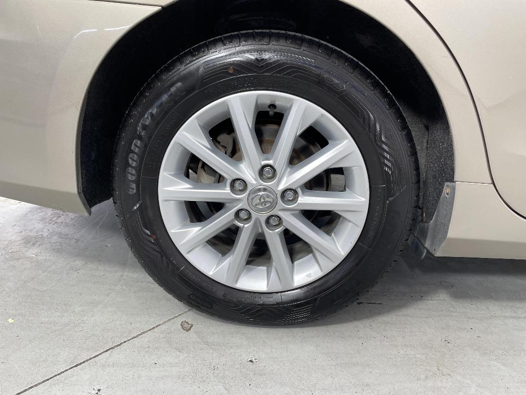 Photo '12' of Toyota Camry Photo '12' of Toyota Camry