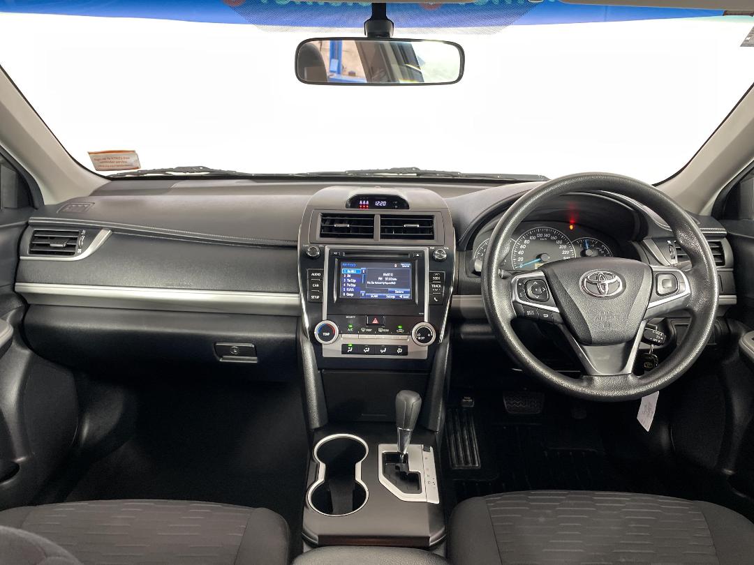 Photo '17' of Toyota Camry Photo '17' of Toyota Camry