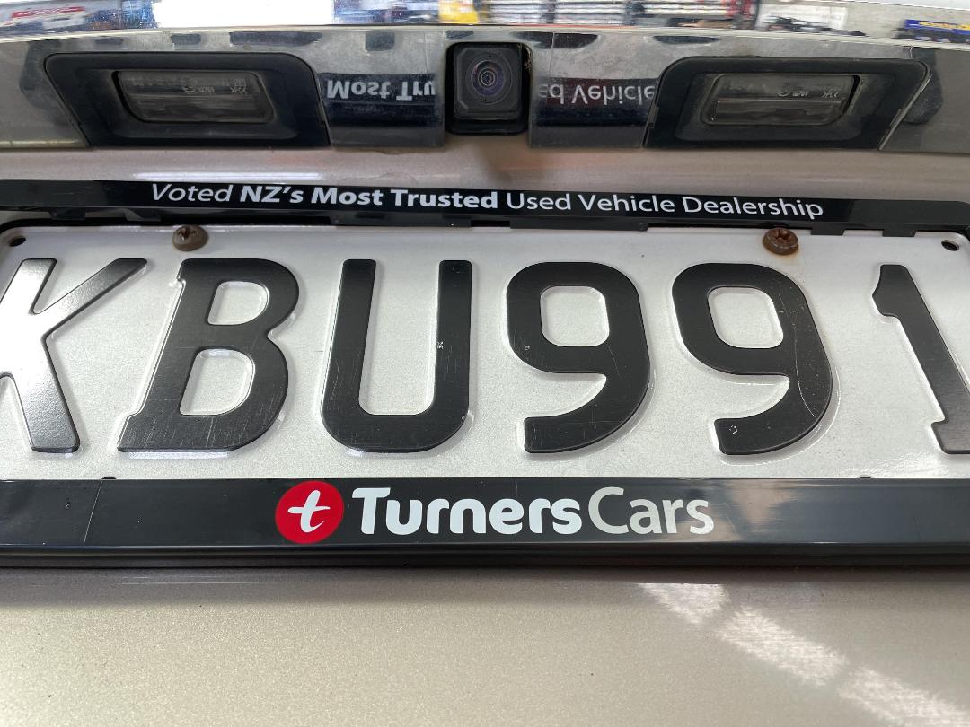 Photo '23' of Toyota Camry Photo '23' of Toyota Camry