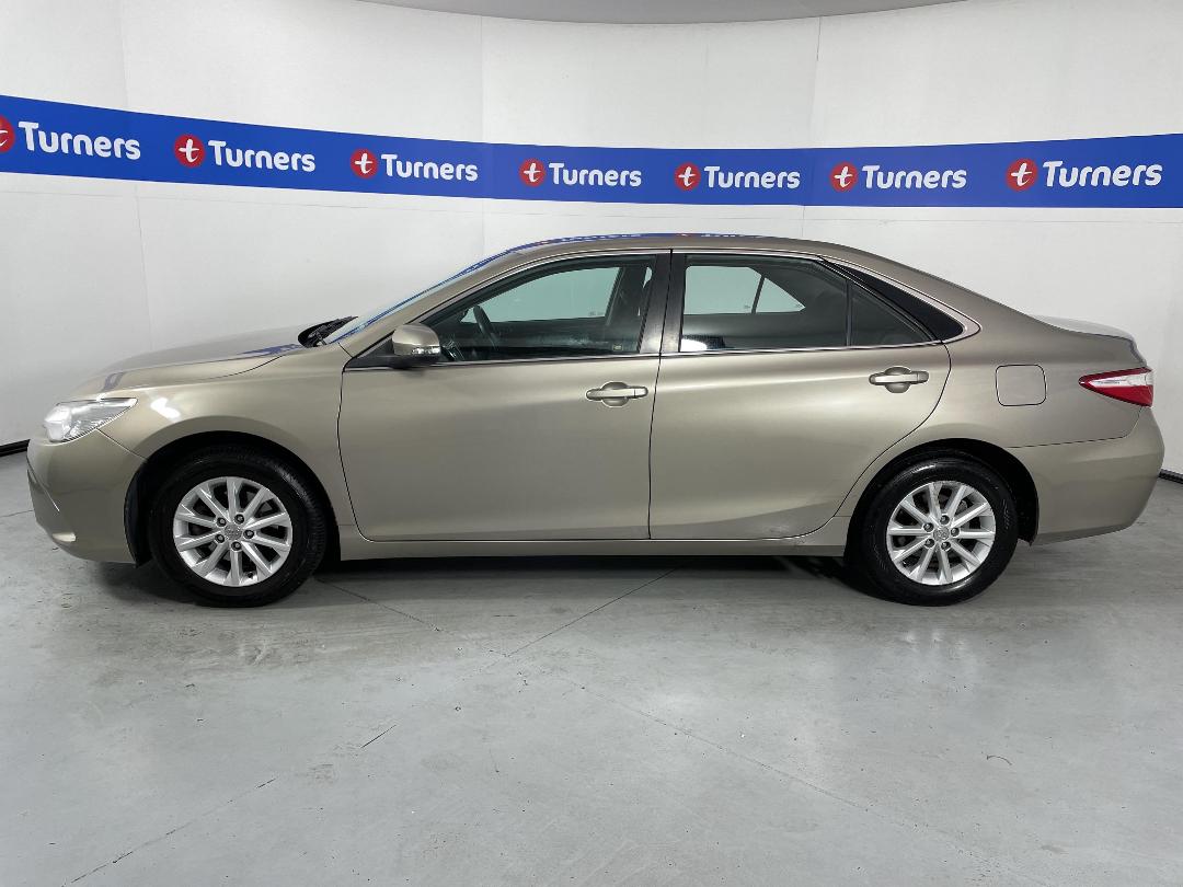 Photo '30' of Toyota Camry Photo '30' of Toyota Camry