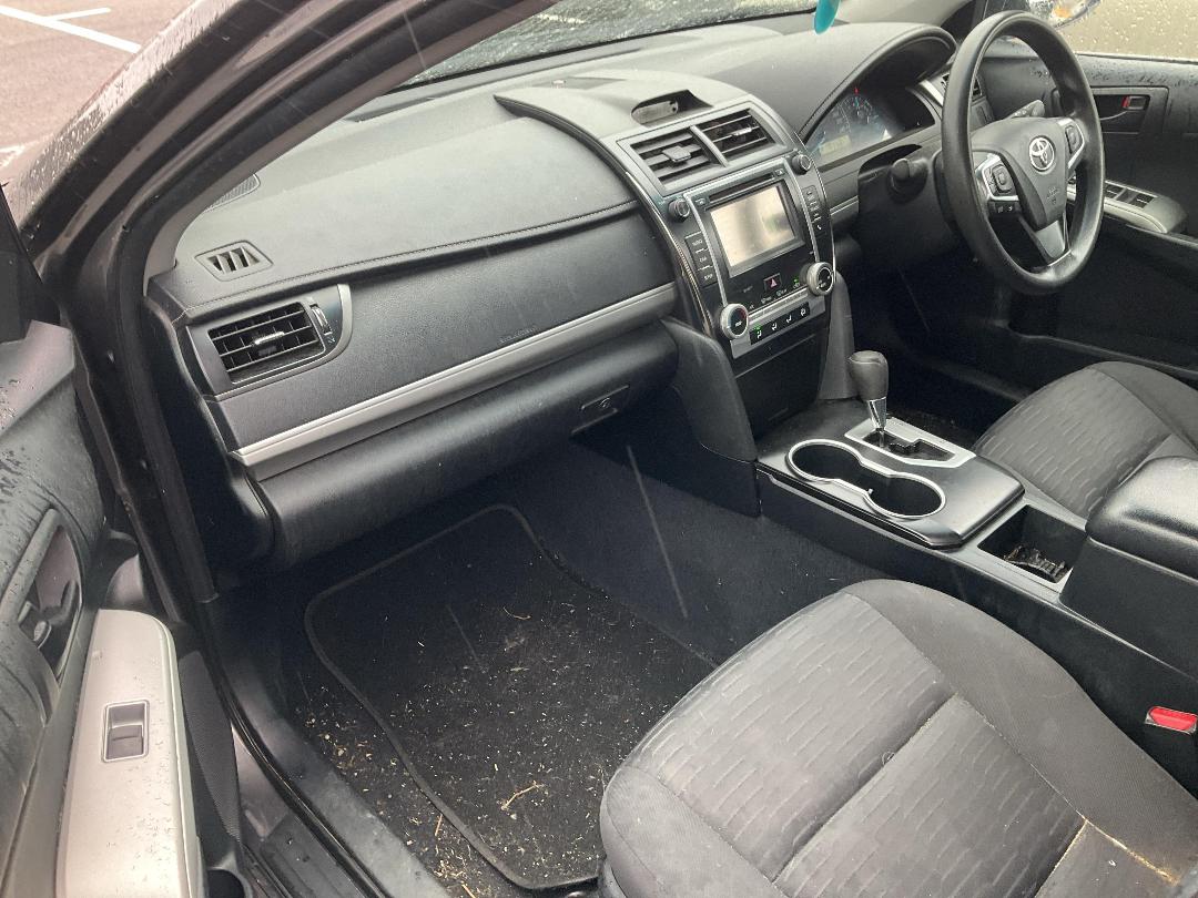 Photo '13' of Toyota Camry GL Photo '13' of Toyota Camry GL