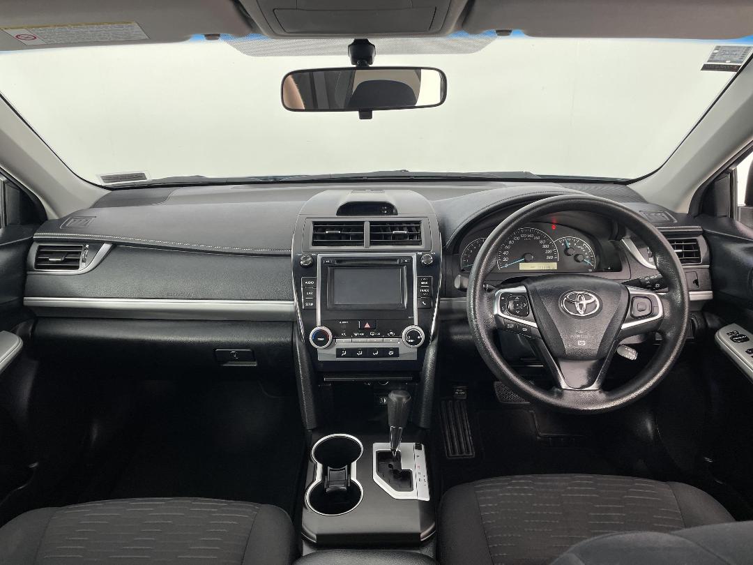 Photo '17' of Toyota Camry