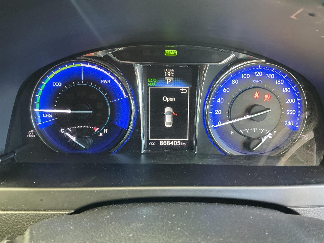 Photo '10' of Toyota Camry Atara S