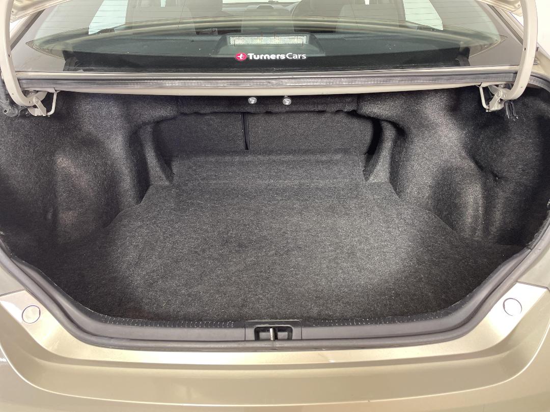 Photo '14' of Toyota Camry