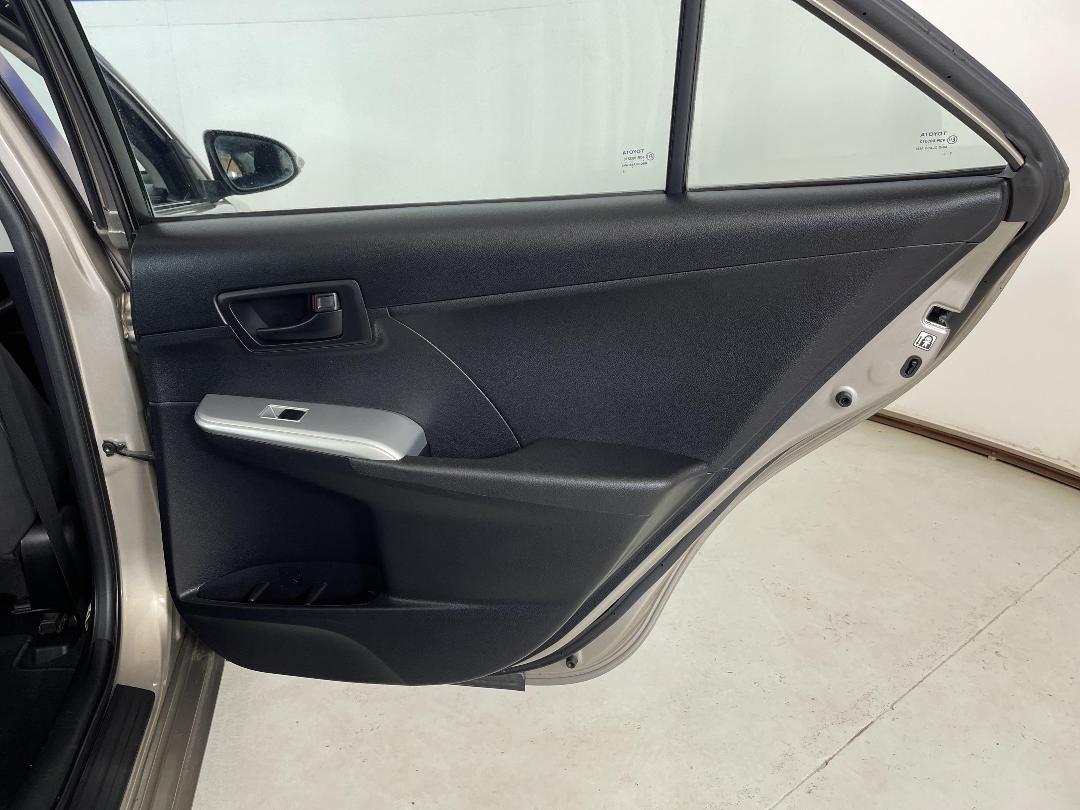 Photo '19' of Toyota Camry