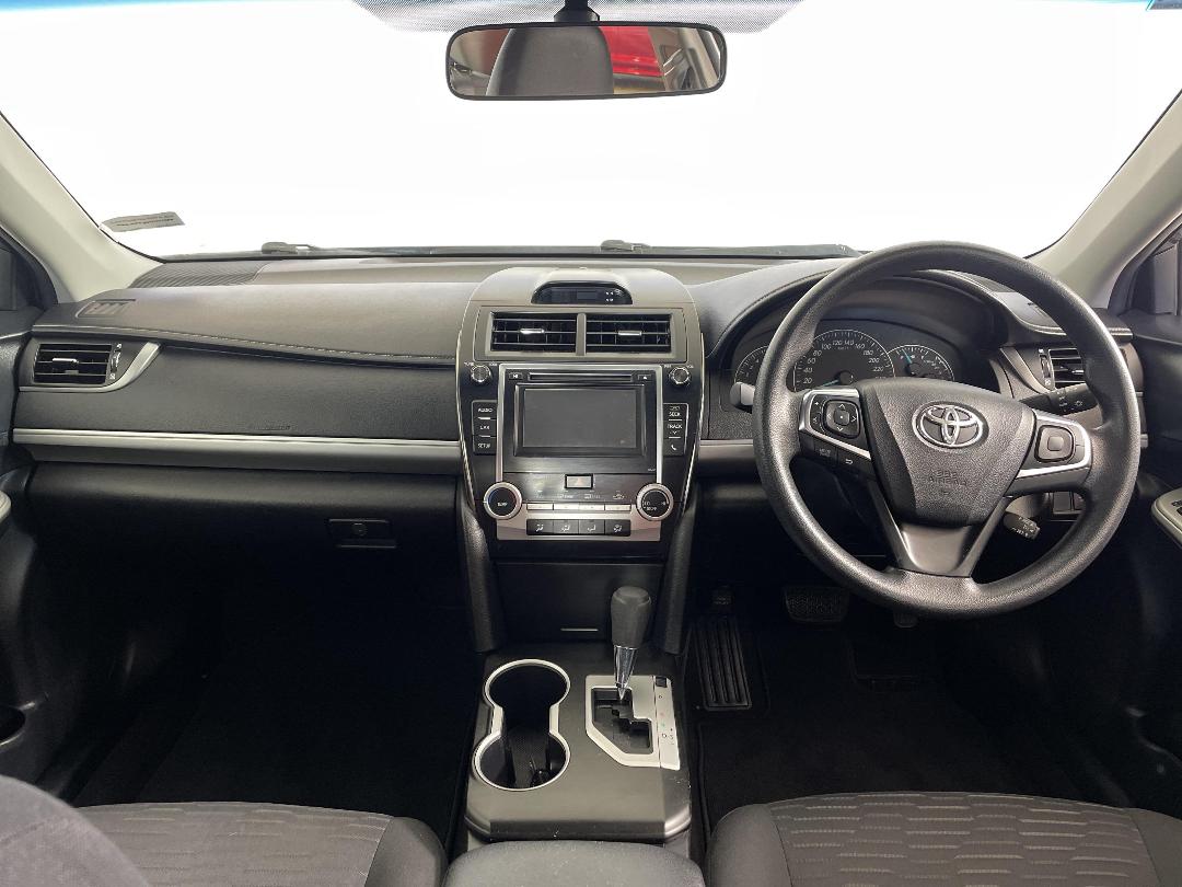 Photo '17' of Toyota Camry