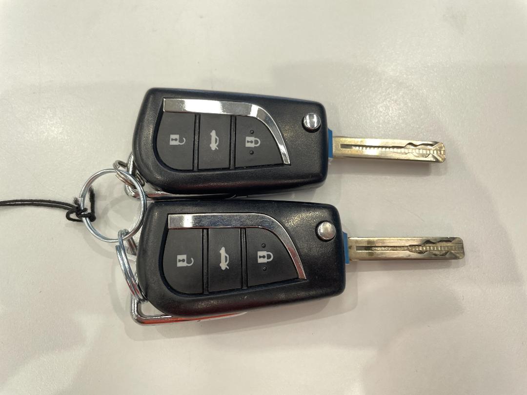 Photo '22' of Toyota Camry