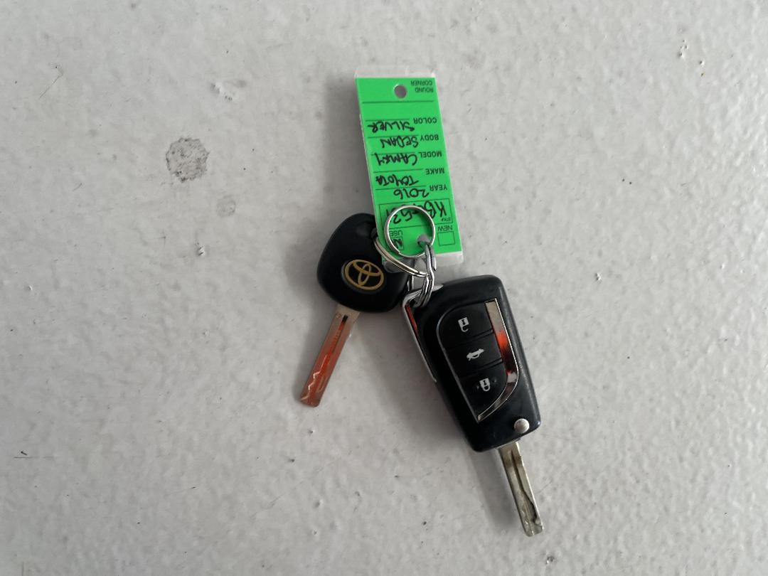 Photo '22' of Toyota Camry